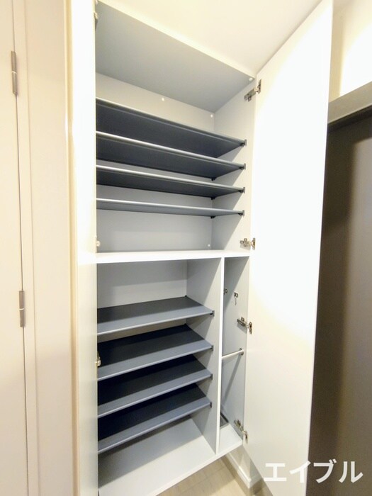 物件内観写真15　(靴箱)