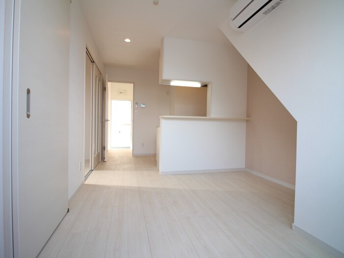 物件内観写真4　(居室)