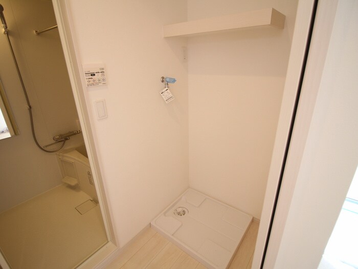 物件内観写真10　(洗濯機置場)