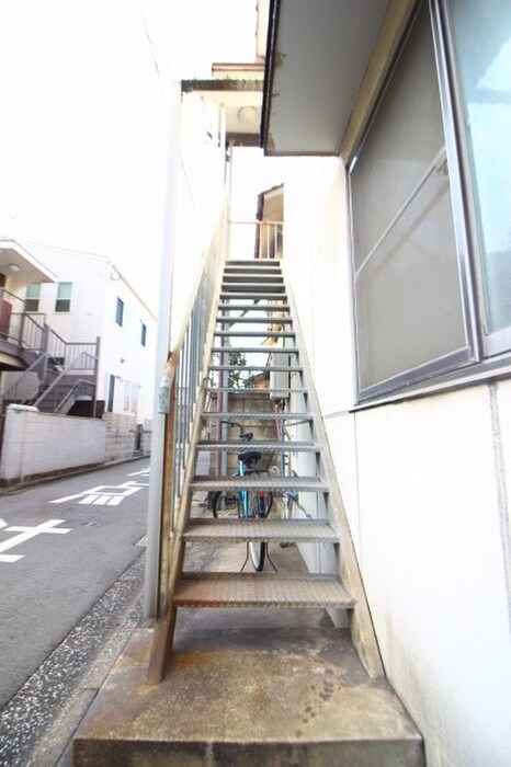 物件外観写真3　(エントランス部分)