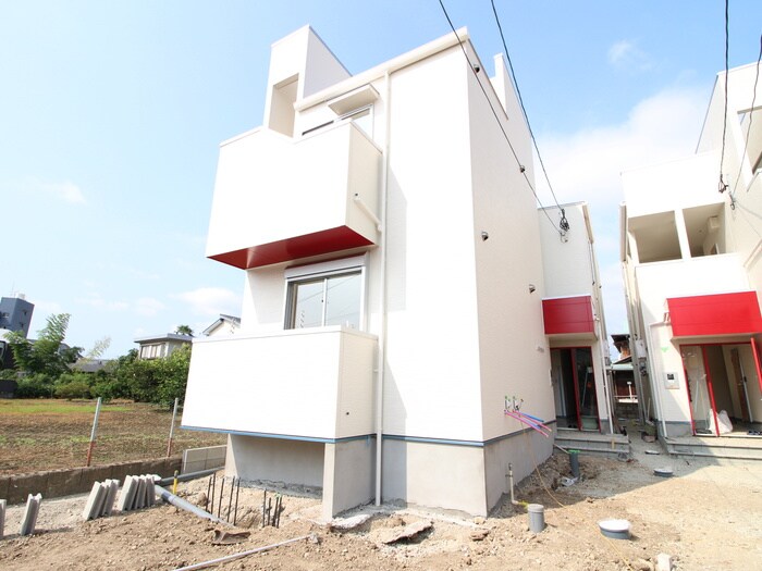 物件外観写真1　(建築中)