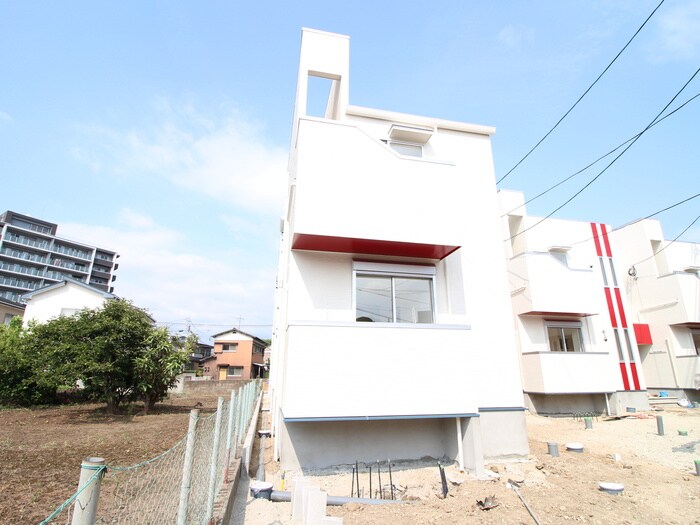 物件外観写真2　(建築中)