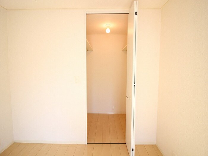 物件内観写真8　(収納)