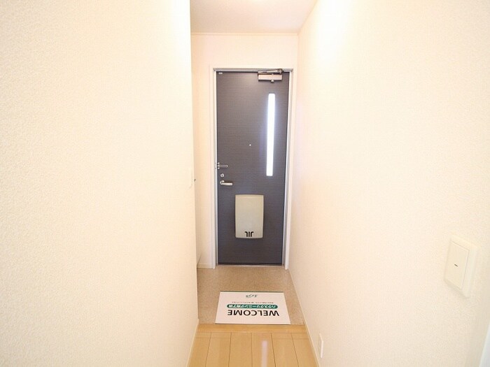 物件内観写真9　(玄関)