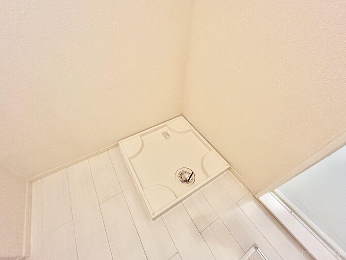 物件内観写真11　(洗濯機置場)