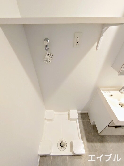 物件内観写真11　(洗濯機置場)