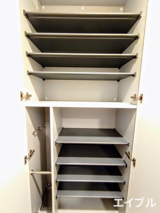 物件内観写真15　(靴箱)