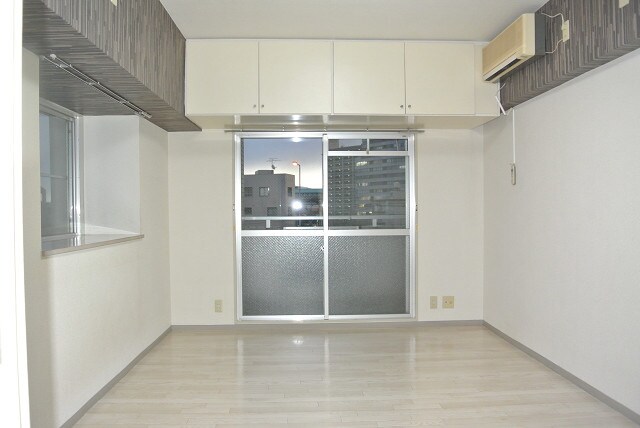 物件内観写真4　(居室)