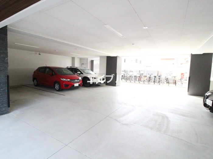 物件外観写真2　(駐車場)