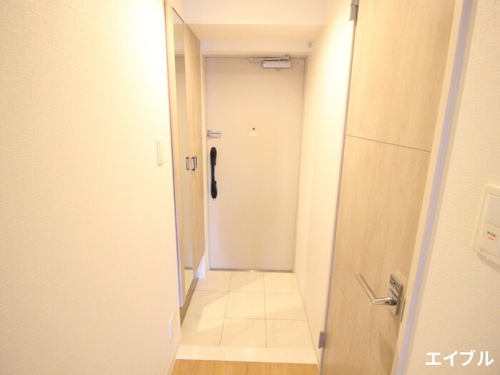 物件内観写真14　(玄関)