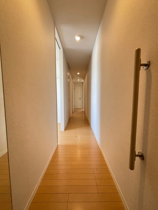 物件内観写真11　(廊下)