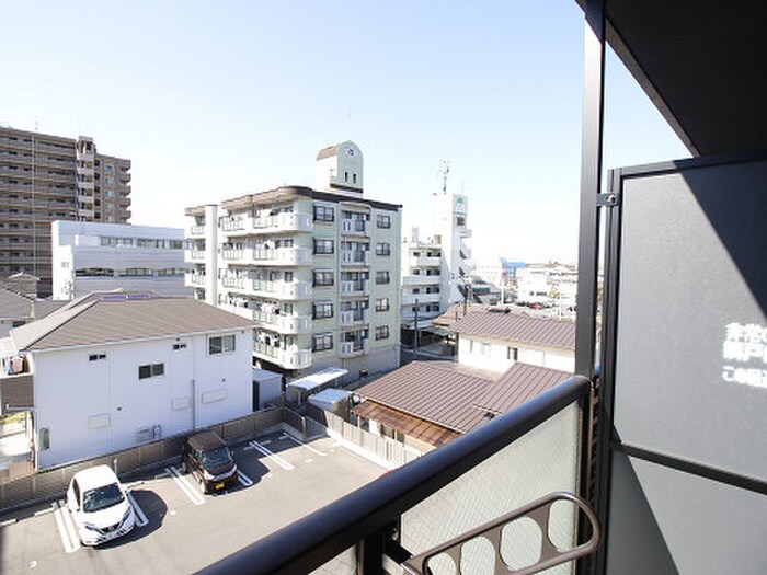 物件内観写真16　(室内からの展望)