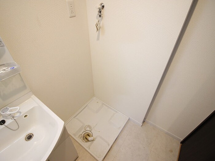 物件内観写真18　(洗濯機置場)