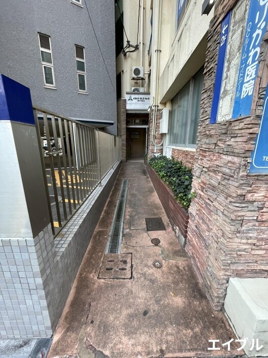 物件外観写真3　(エントランス部分)