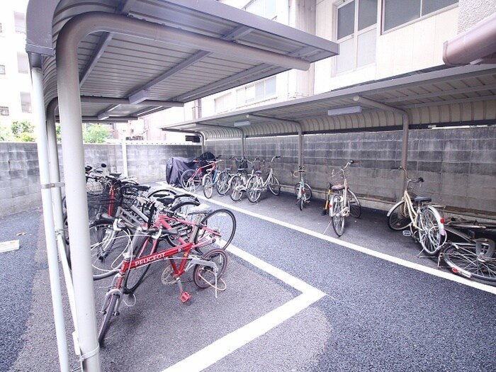 物件外観写真5　(駐輪場)