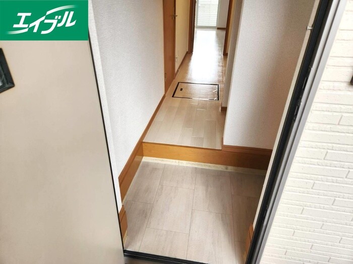 物件内観写真16　(玄関)