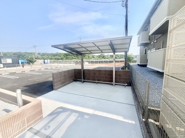 物件外観写真4　(駐輪場)