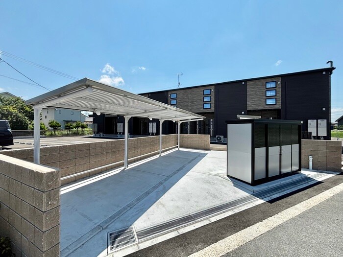 物件外観写真4　(駐輪場)