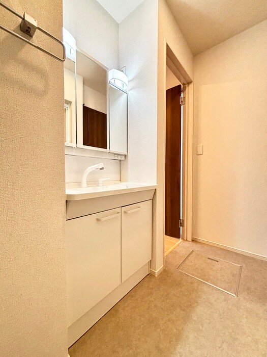 物件内観写真10　(洗面)