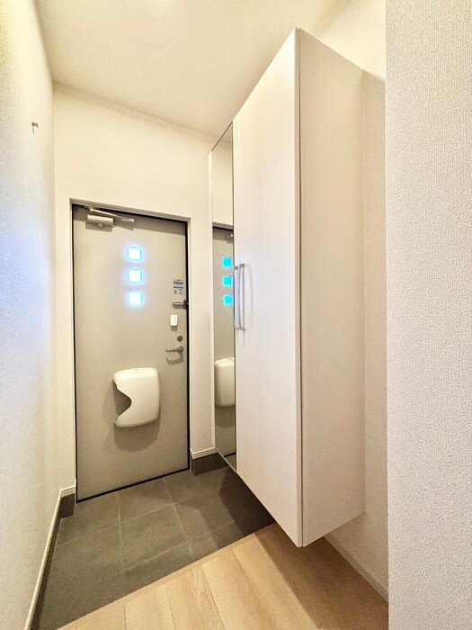 物件内観写真12　(玄関)