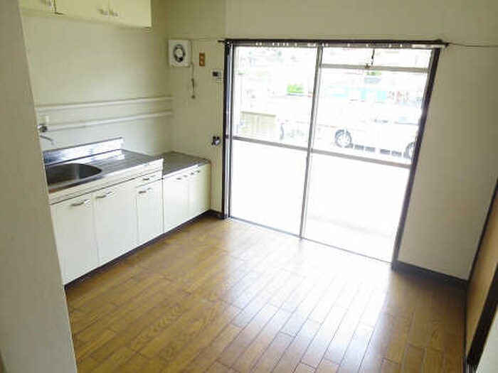 物件内観写真4　(居室)