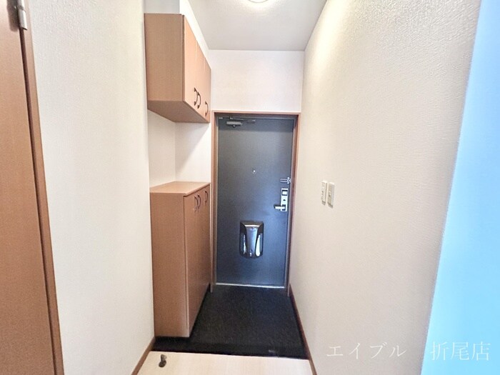 物件内観写真9　(玄関)