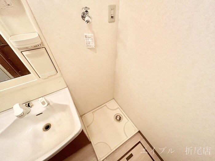 物件内観写真13　(洗濯機置場)