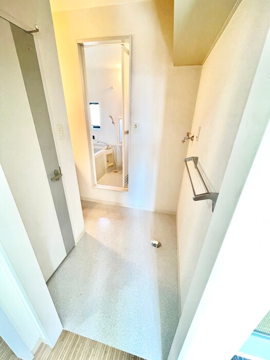 物件内観写真17　(洗濯機置場)