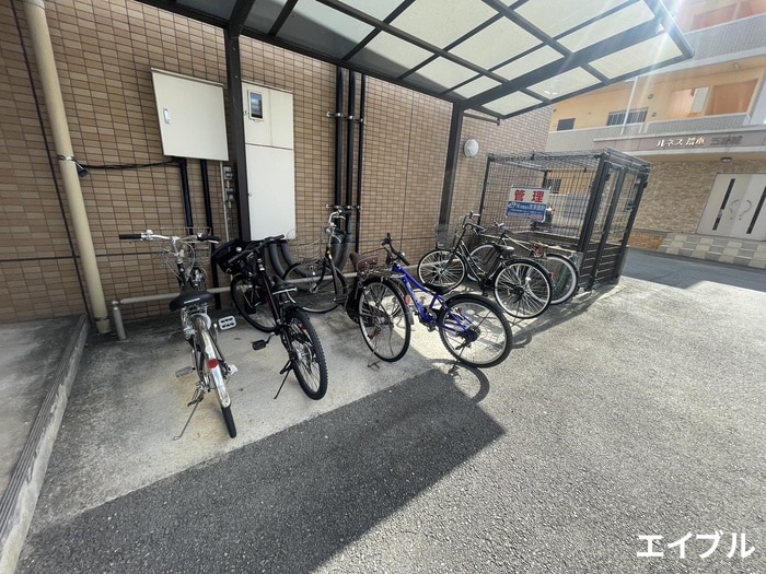 物件外観写真6　(駐輪場)