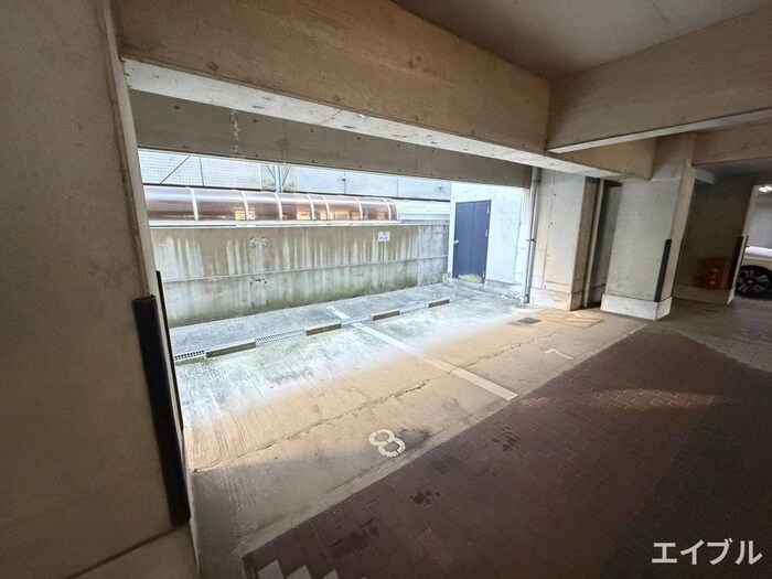 物件外観写真3　(駐車場)