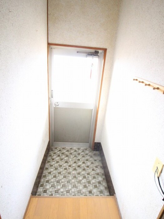 フタカハイツの玄関