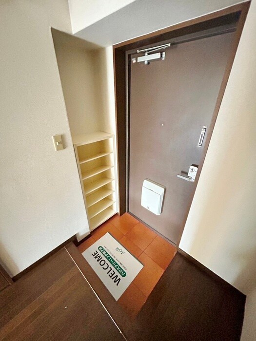 物件内観写真10　(玄関)