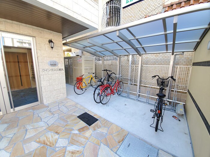 物件外観写真2　(駐車場)