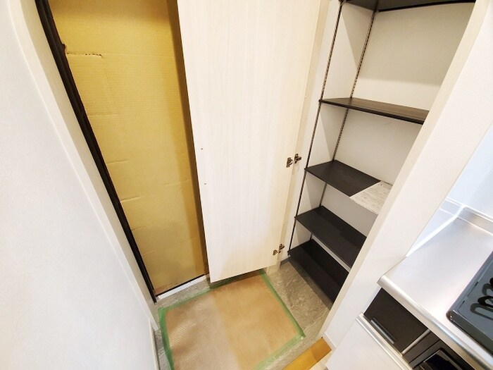 物件内観写真6　(室内からの展望)