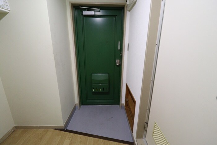 物件内観写真11　(玄関)