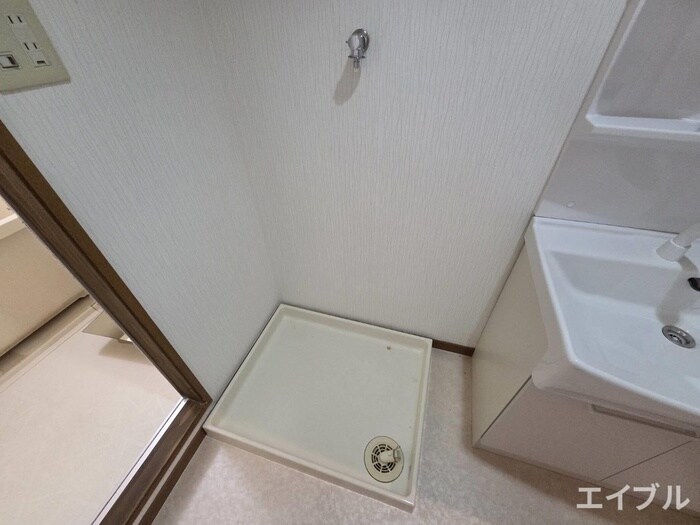 物件内観写真15　(洗濯機置場)