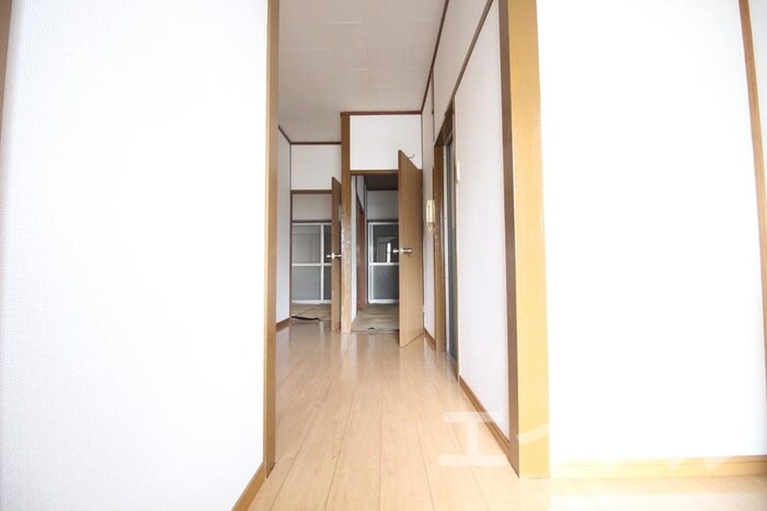 物件内観写真15　(廊下)