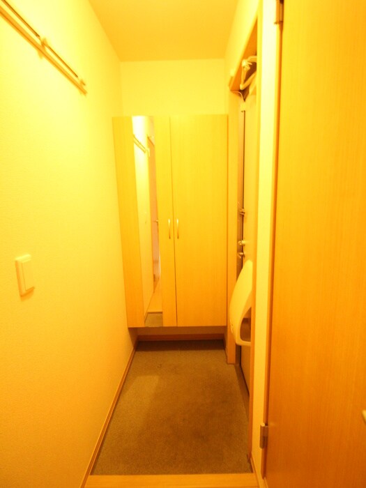 物件内観写真9　(玄関)