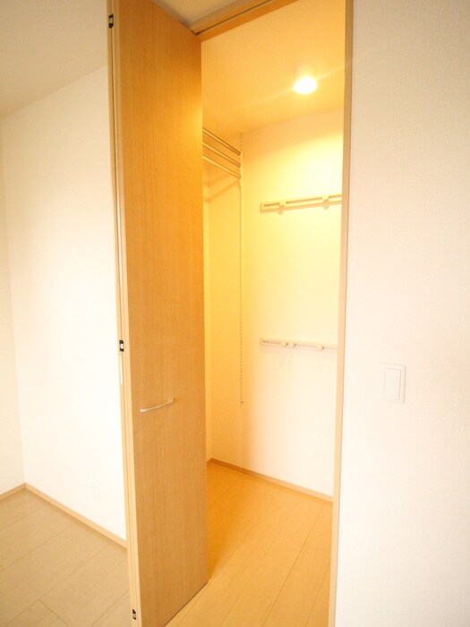 物件内観写真12　(収納)