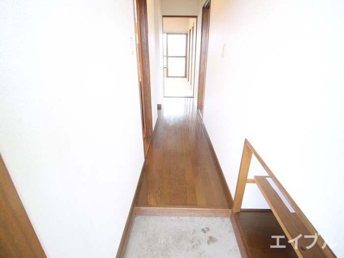 物件内観写真11　(玄関)