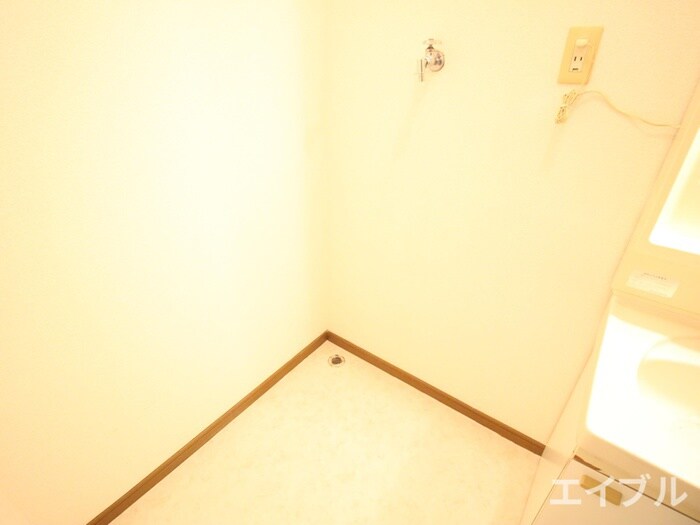 物件内観写真15　(洗濯機置場)