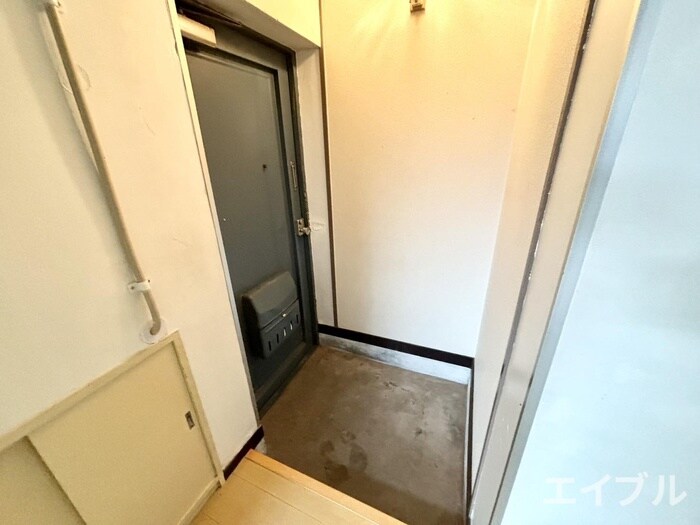 物件内観写真13　(玄関)