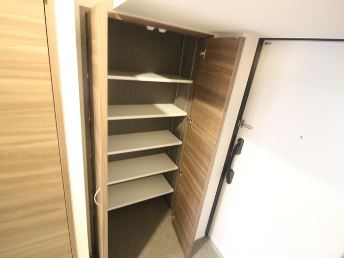 物件内観写真8　(靴箱)