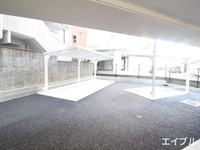 物件外観写真3　(駐輪場)