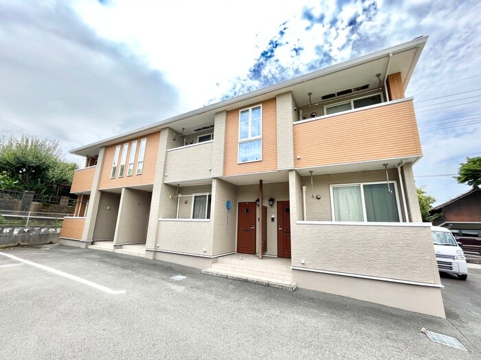 物件外観写真1　(外観写真)