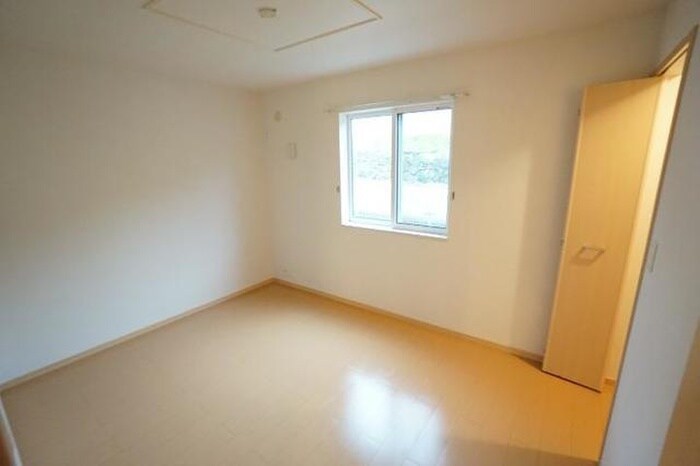 物件内観写真6　(居室)