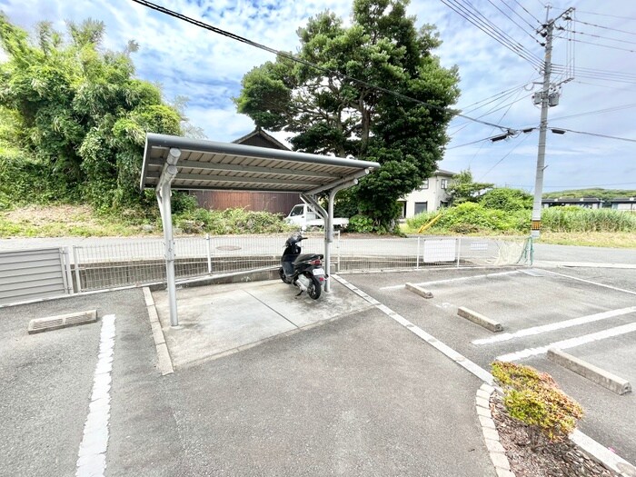 物件外観写真3　(駐輪場)