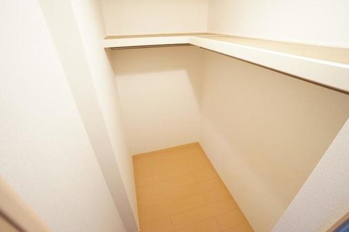 物件内観写真10　(収納)