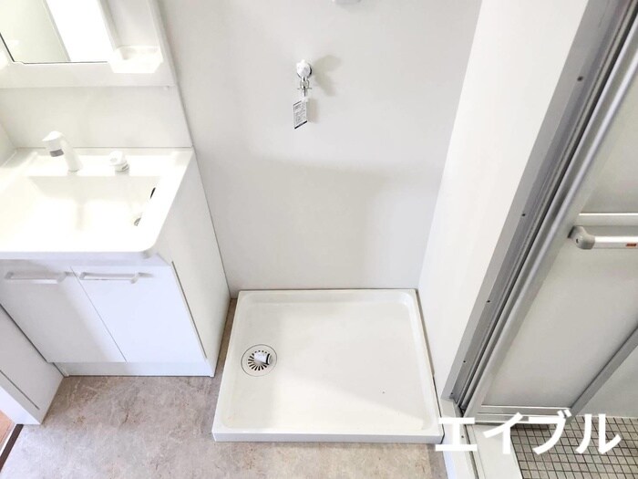 物件内観写真13　(洗濯機置場)