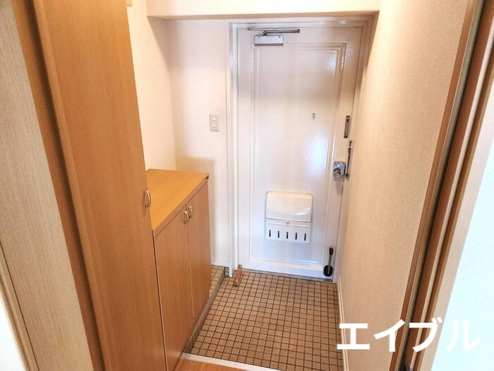 物件内観写真14　(玄関)